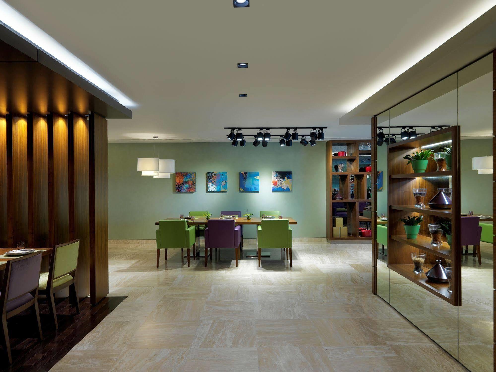 Damac Maison The Vogue 迪拜 外观 照片 The interior of the restaurant