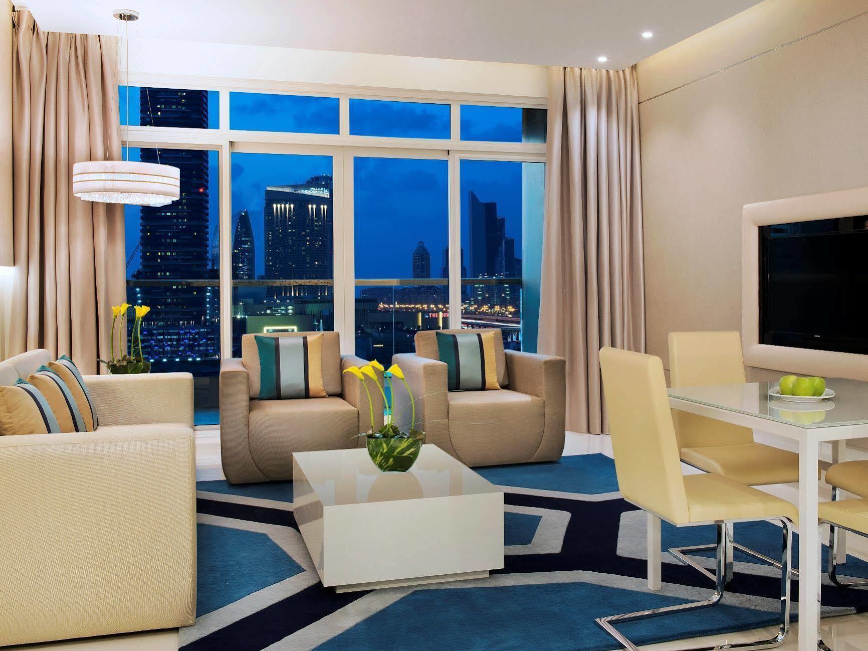 Damac Maison The Vogue 迪拜 外观 照片 A living room in a typical apartment