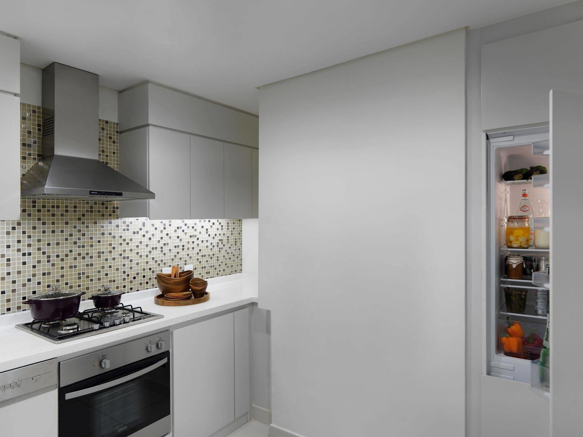 Damac Maison The Vogue 迪拜 外观 照片 A built-in refrigerator
