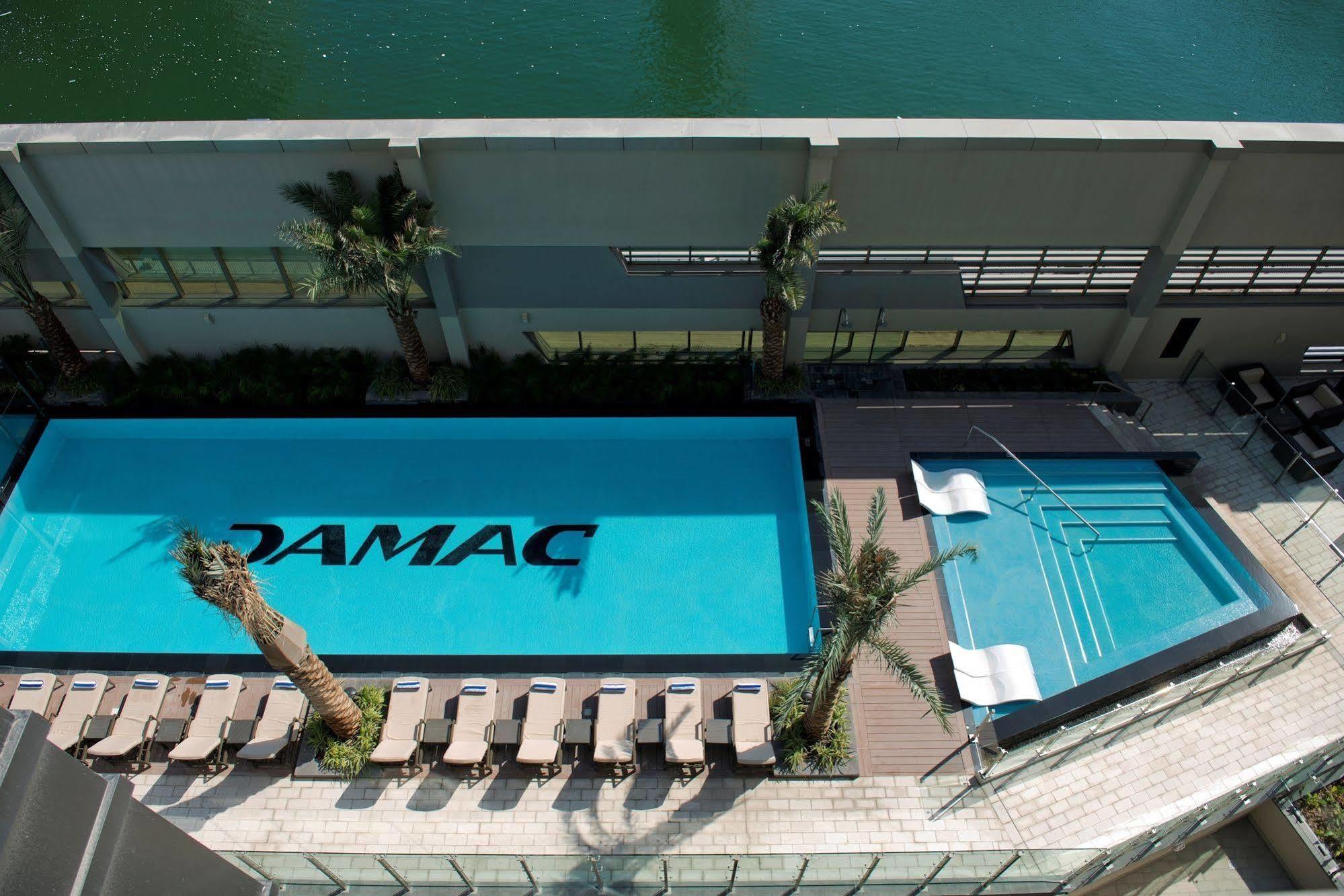 Damac Maison The Vogue 迪拜 外观 照片 The pool at the TAMAC headquarters