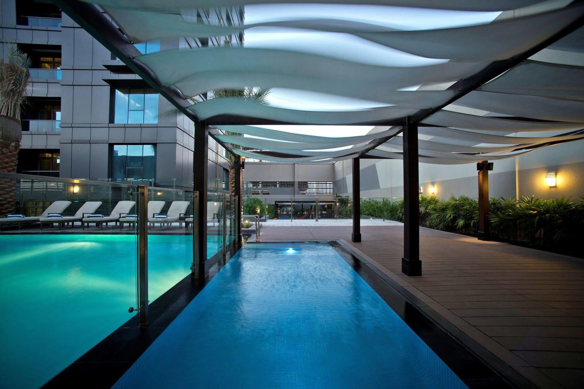 Damac Maison The Vogue 迪拜 外观 照片 The swimming pool at the hotel